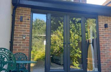 Self-contained 2-story accommodation in Grayshott - Foto 3