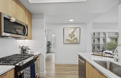 Sunset Duo 2 bedroom Charm with FREE Parking - Foto 6