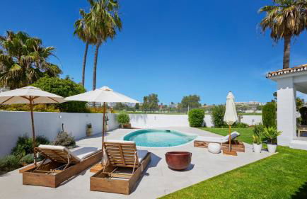 VACATION MARBELLA I Villa Moss, Golf-front, Swimming-pool, Minutes from the Marina and the Beach - Photo 3