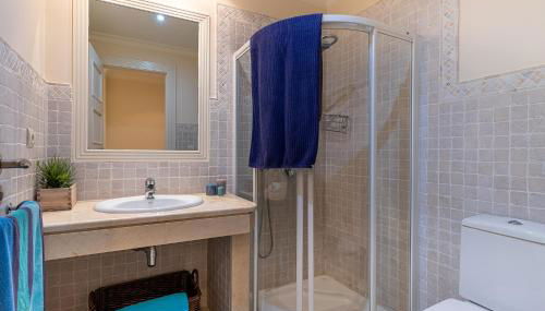 BELLA GADEA - Photo 4