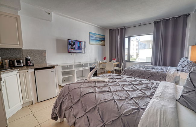 Deluxe Studios and Apartments at the Casablanca - Photo 74