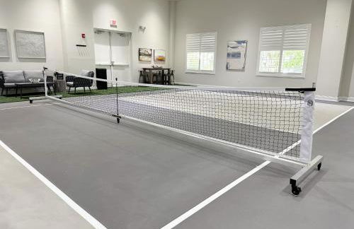 Villa Valbuena Palm Oasis In-Laws Quarters 4-Story Unit With Rooftop Retreat - Photo 60