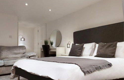 2 Bedroom City Centre Duplex Apt - Photo 2