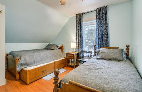 Great for Groups! Spacious Wilton Getaway with Deck - Foto 25