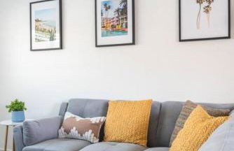 Modern 2BR Condo with King Bed & Balcony near LA - Foto 35