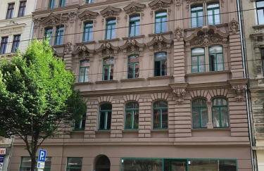 3,5 Zimmer-Wohnung mit Altbau-Charme - Foto 2