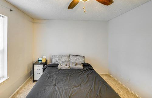 1 Mi to Denton Square Family Home with Fenced Yard! - Foto 16