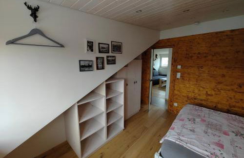 Komplette Dachwohnung mit Balkon und Bergblick - Foto 15