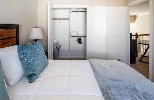 Bright and Spacious 3 Bedroom Townhome, Minutes from DFW Airport - Foto 14