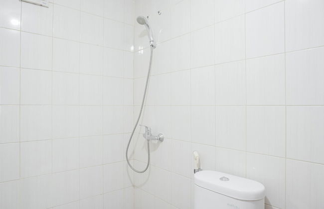 Best Homey Elegant Studio Room at Amethyst Apartment - Photo 10