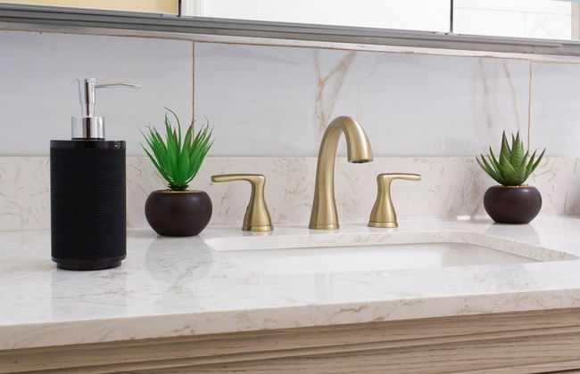 Cheerful & Beautiful 3-Bedroom Ranch - Photo 45