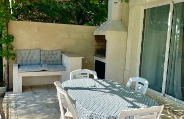 La petite maison avec piscine face au Luberon - Foto 20