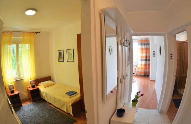 Bright and Breezy Apartment With Terrace and Sea View - Photo 1