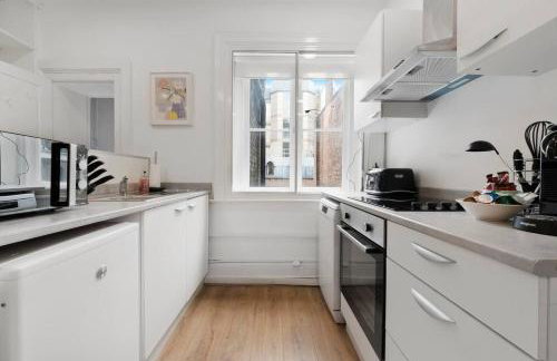 2 Bed Piccadilly Apartment 3 - Photo 15