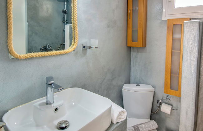 Loggos Seaview Cottage with Pool by Konnect - Photo 9