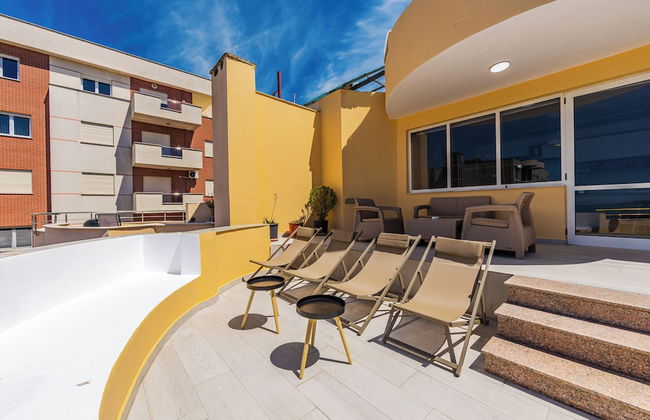 Mabel - The Rooftop Experience - Photo 10