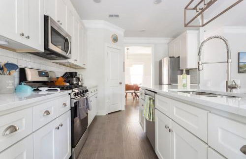 Pleasant Place Villa -Newly Built with Pool Close to downtown&beach - Photo 17