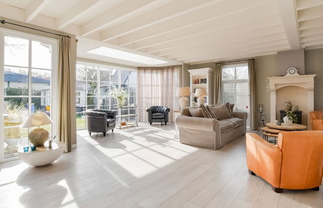 Great Holiday Home at the Efteling with Heated Swimming Pool & Hot Tub - Foto 2