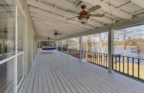 Tranquil Gantt Lake Home w/ Deck & Patio! - Foto 30