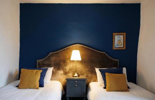 The Farmhouse with two hot tubs - Foto 24