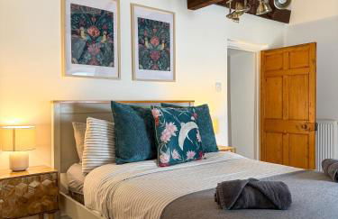 Penthouse Retreat - 2 bed flat, sleeps 4 - Brampton Town Centre, Hadrians Wall - Foto 1