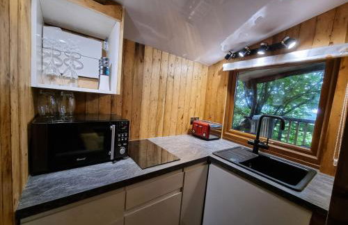 Tree House - Photo 8