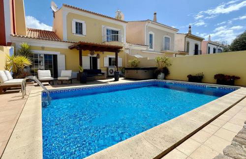 V4 moderno com Piscina - Burgau - Foto 1