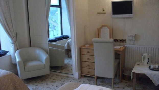 Falcon's Nest Self Catering Apartments - Foto 3, Habitación