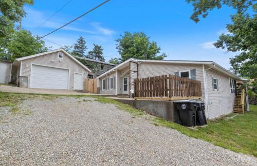 Lakefront Escape, Sunrise Views, Boat Slip & Community Dock Access - Foto 45