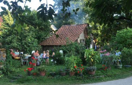 Lovely rural and quiet farmhouse with natural swimming lake - Foto 18