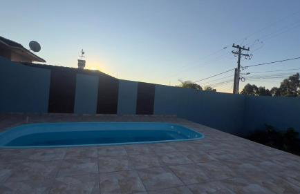 Casa com 6 quartos churrasqueira e piscina - Foto 1