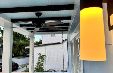 Newest Cottage Downtown. Pet Yes - Photo 15