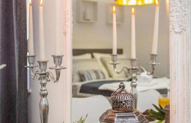 Charming Villa With Outdoor Pool, Bbq, and Sun Deck in Tranquil Kaštela Area - Foto 2