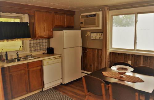 Grand Red - six-bedroom apartments near the UND campus - Foto 50