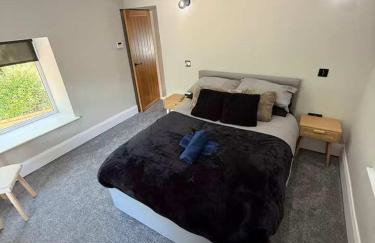 Modern 2 Bedroom Private Detached Cottage With HotTub - Foto 34