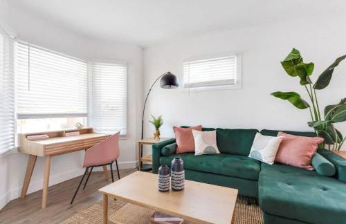 Sundown Sanctuary in National City - Foto 11