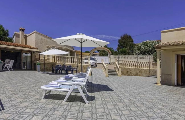 Charming Holiday Home in Calpe With Barbeque - Photo 10