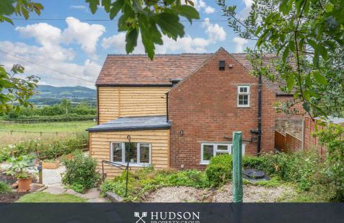 Modern Snitton Cottage & Gardens - Photo 29