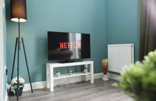 Homington House By N And N Stays, Perfect for Contractors and Workers, Private off road Parking for 2 vehicles, Fast Wifi - Foto 38