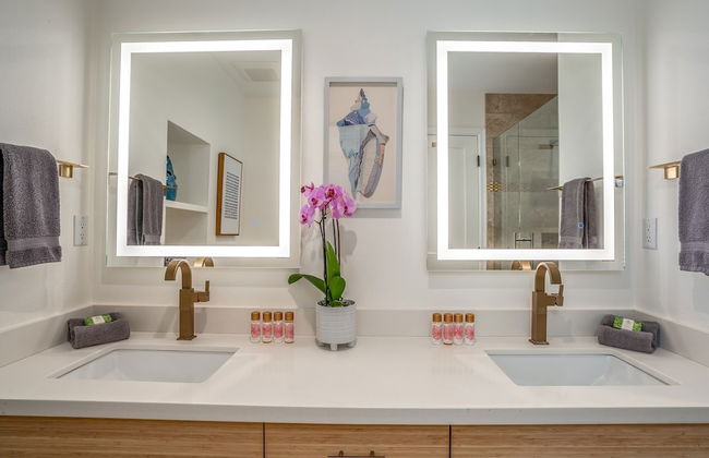 Luxurious & Spacious Ocean Vistas - Photo 35