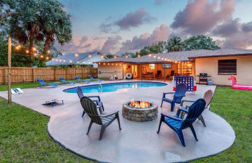 Heated Pool, Game Room & 4Bdrm - Bay Bungalow - Foto 1