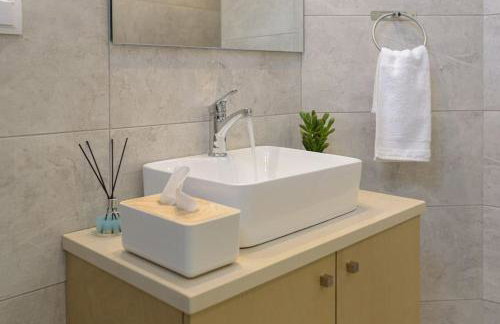 Onar Elegant Beachside Home - Foto 10