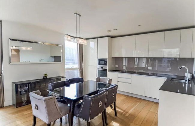 Luxury 3-bed Top Floor Penthouse in Brentford - Foto 6