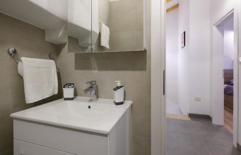 Amazing Home In Susnjevica With Wifi - Foto 21