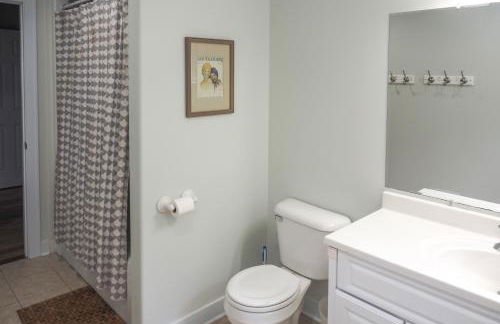 Getaway on Crystal Clear Lake Main and Guest House! - Foto 18