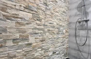 T2 Confort & Design avec Jardin - Gare d'Oullins - Foto 9