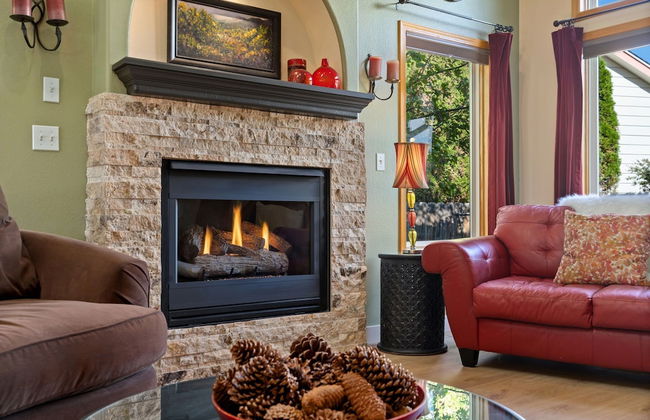 Parkside Gardens | Shady Private Yard W/ Hot Tub! - Foto 29