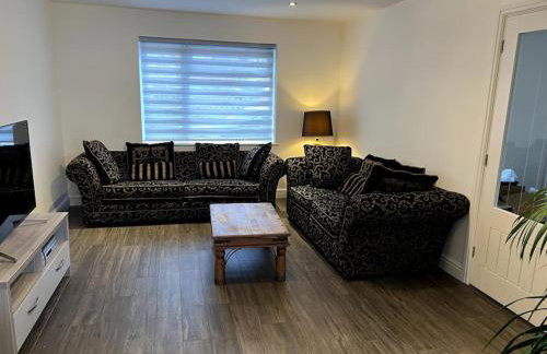 Large 5 Bedroom House Sleeps 10 Ideal for Contractors - Foto 33