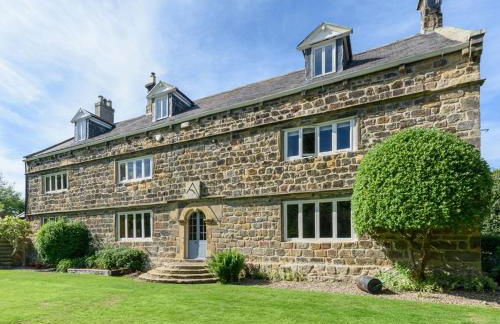 10 Bed Stunning House in village, with Hot Tub - Photo 52