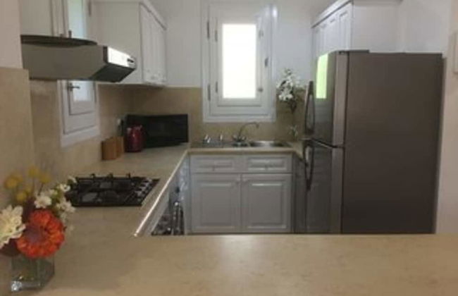 Villa - Sleeps 6 - Heated Pool - Garden - Parking - Foto 10